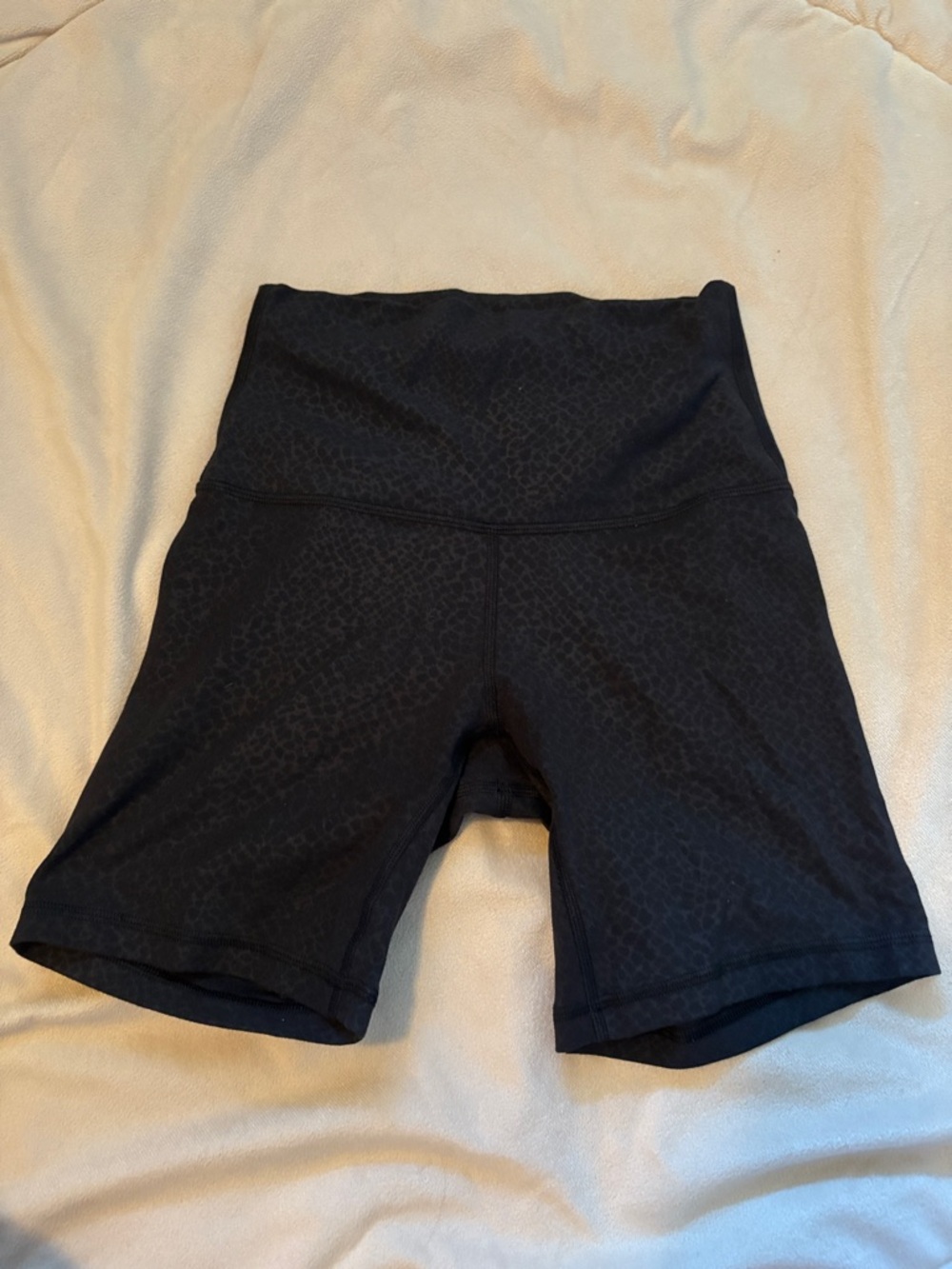 Lululemon Align shorts 6in